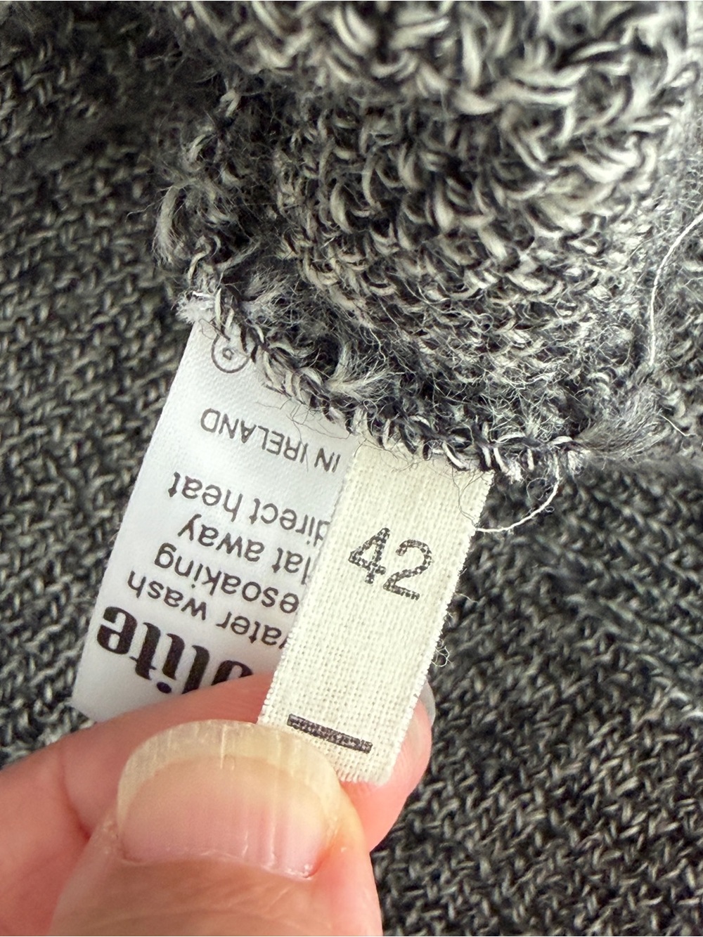 Vintage Tricot Marine Ireland Pure New Wool Knit Sweater Crest Patch Size L 42 - Picture 8 of 12